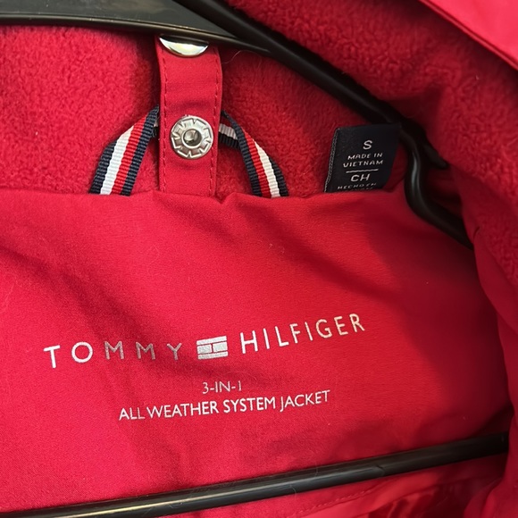 Tommy Hilfiger snow jacket - Picture 2 of 3